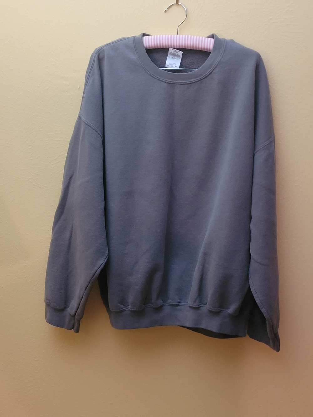 Men's Gray Crewneck Sweatshirt - Gilden Heavy Blend